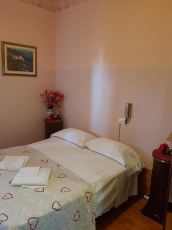 Guest House Elena Genua Zewnętrze zdjęcie